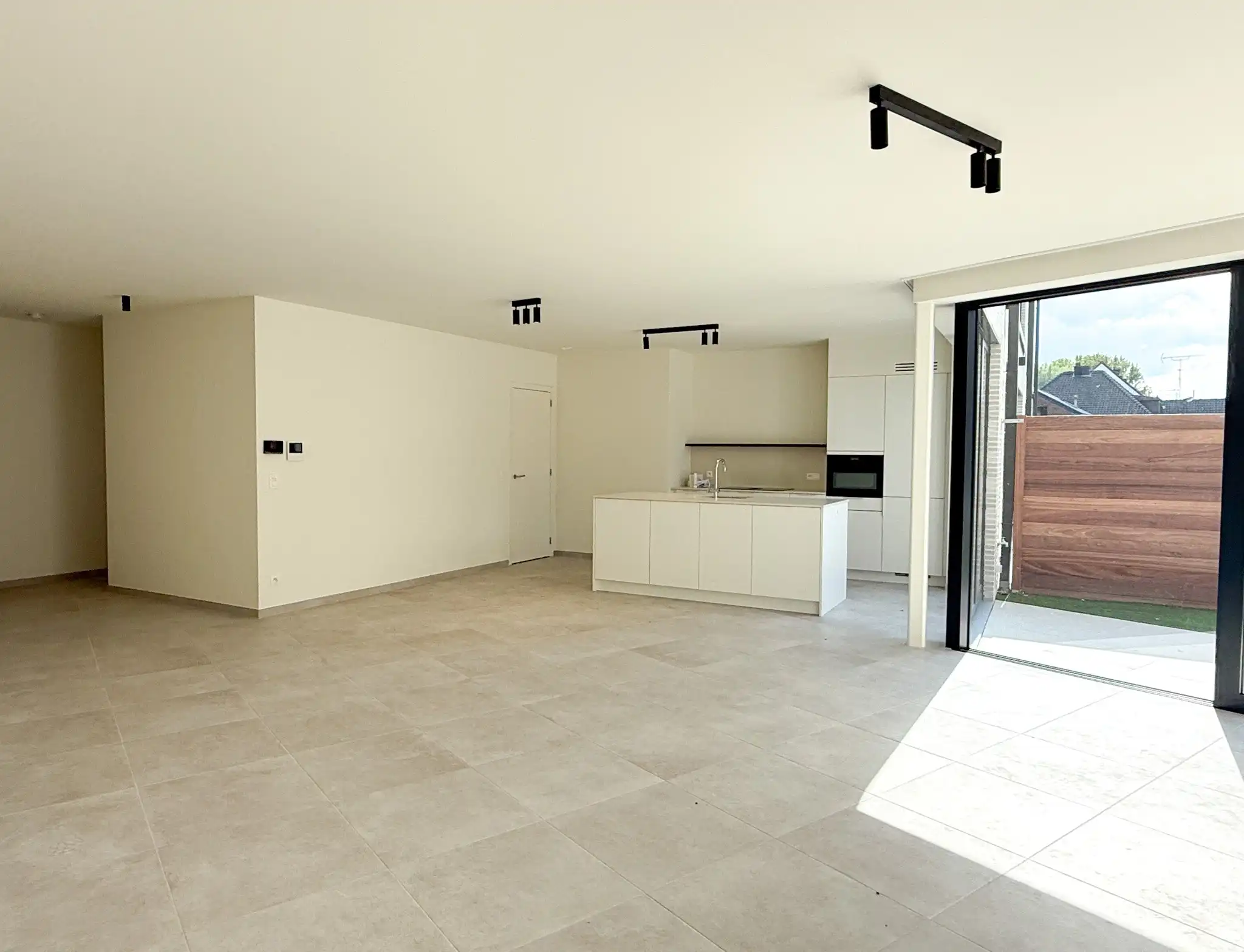 Gelijkvloers nieuwbouwappartement met tuin en twee slaapkamers foto 2