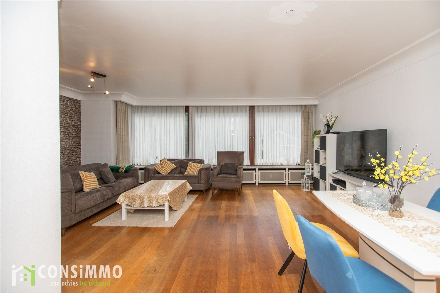 Ruim en lichtrijk appartement met 3 slaapkamers, 2 terrassen en garagebox in hartje Genk foto 6