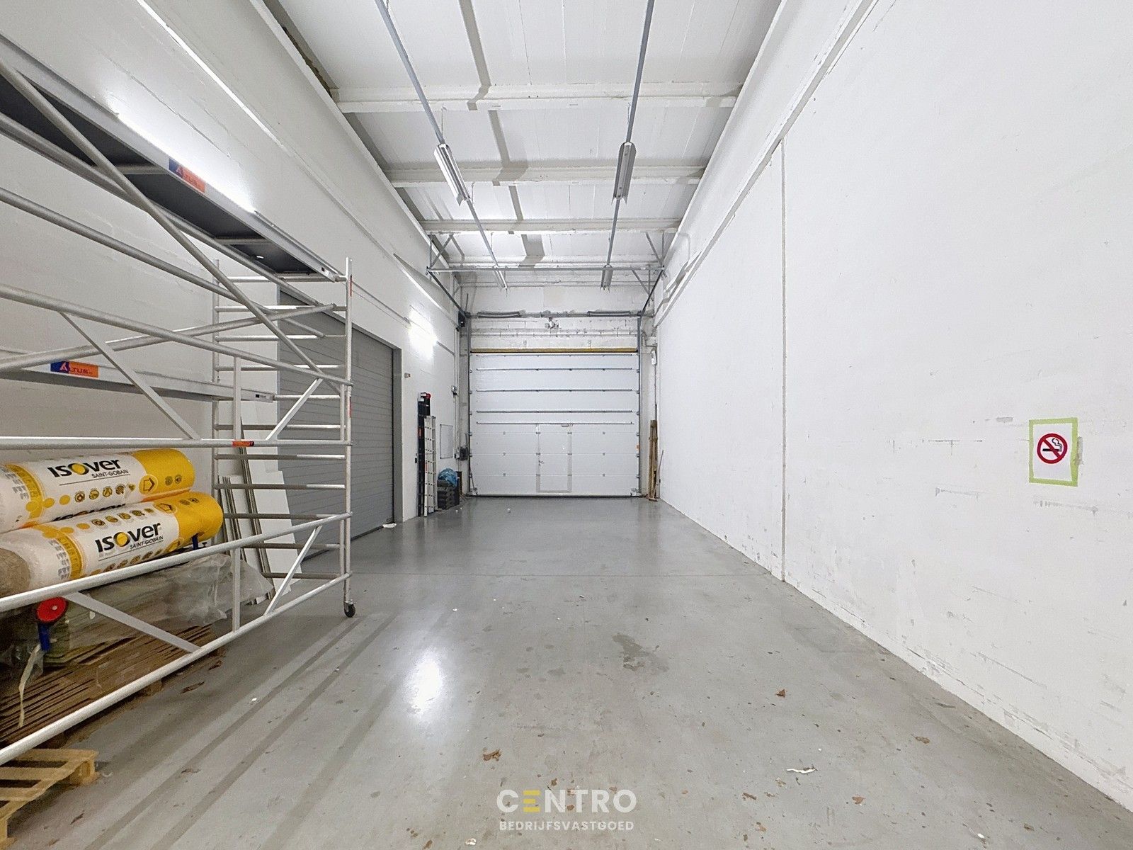Instapklaar MAGAZIJN (240m²) met mezzanine (50m²) en KANTOOR (195m²) foto 5
