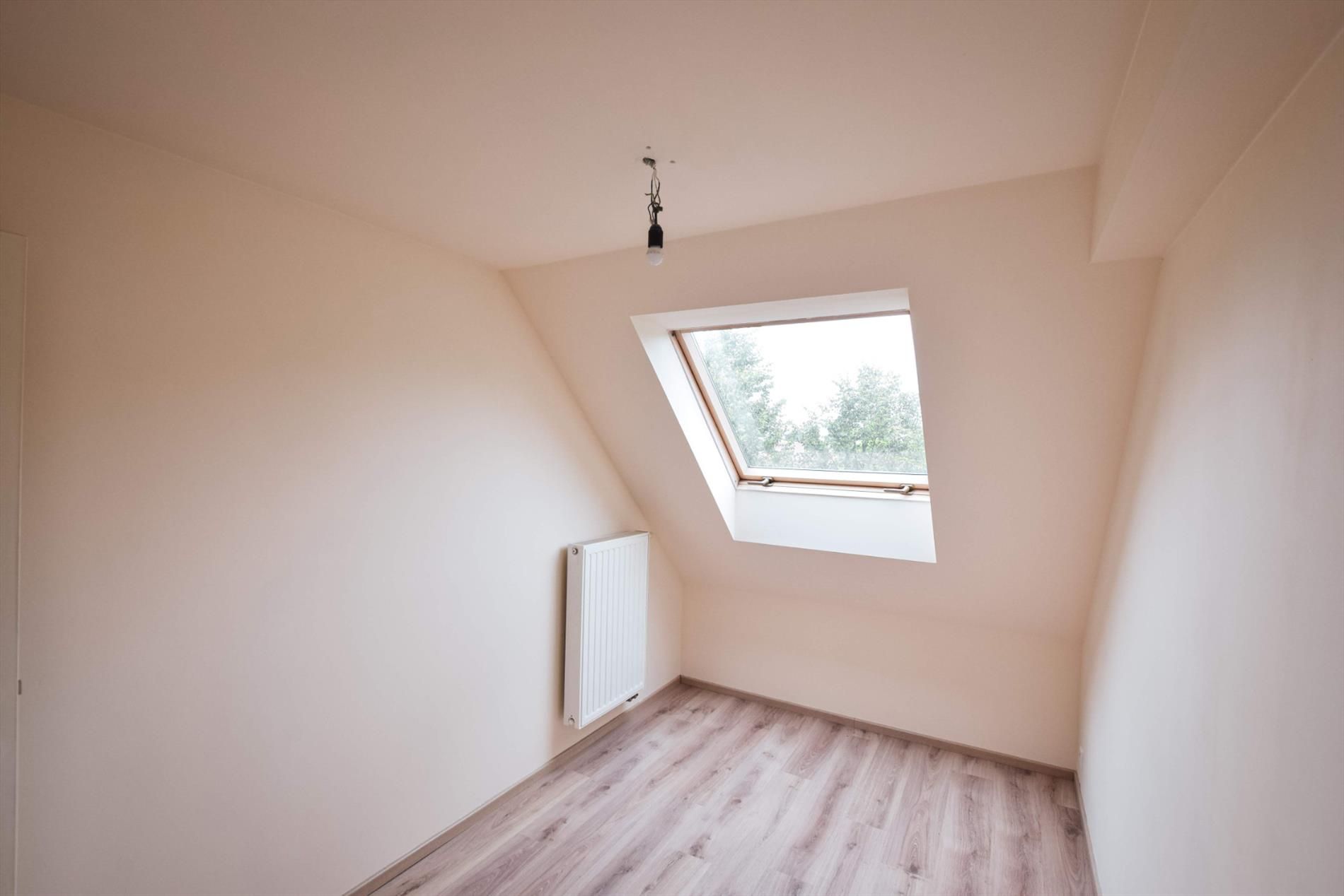 Gesloten bebouwing gelegen in rustige buurt met 4 slaapkamers in De Haan foto 9