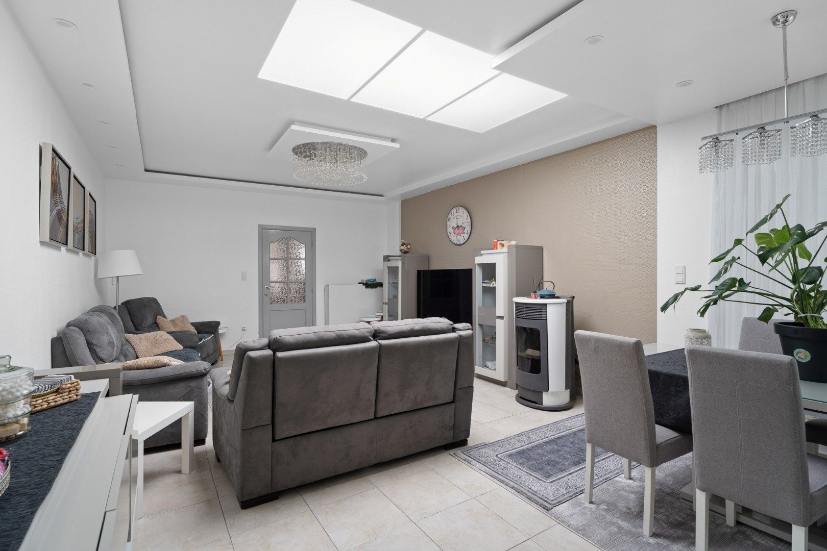 Instapklare eengezinswoning  in de Bloemekenswijk met RICHTPRIJS foto 8