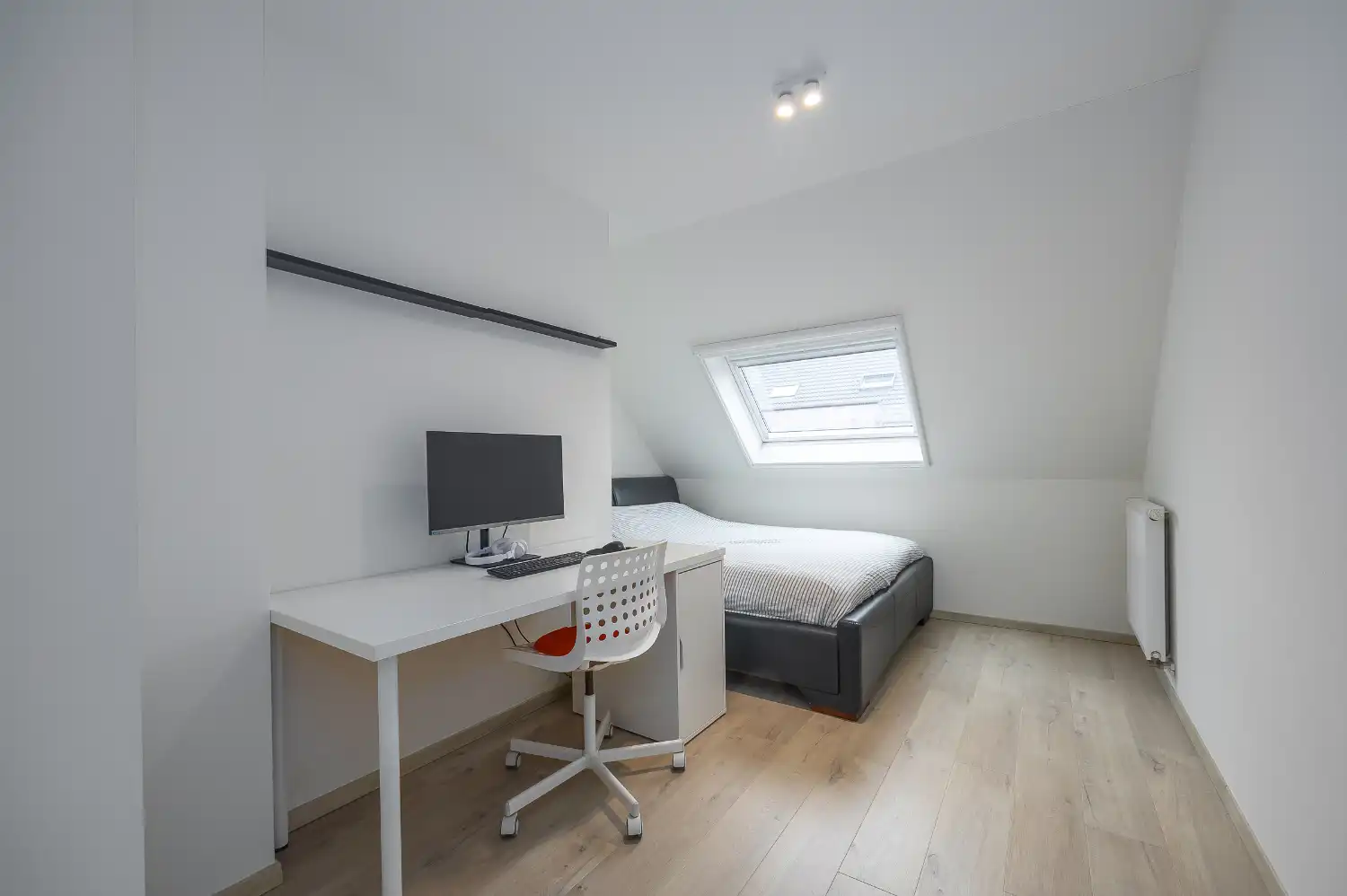 Instapklare halfopen bebouwing in rustige woonwijk te Bredene foto 14