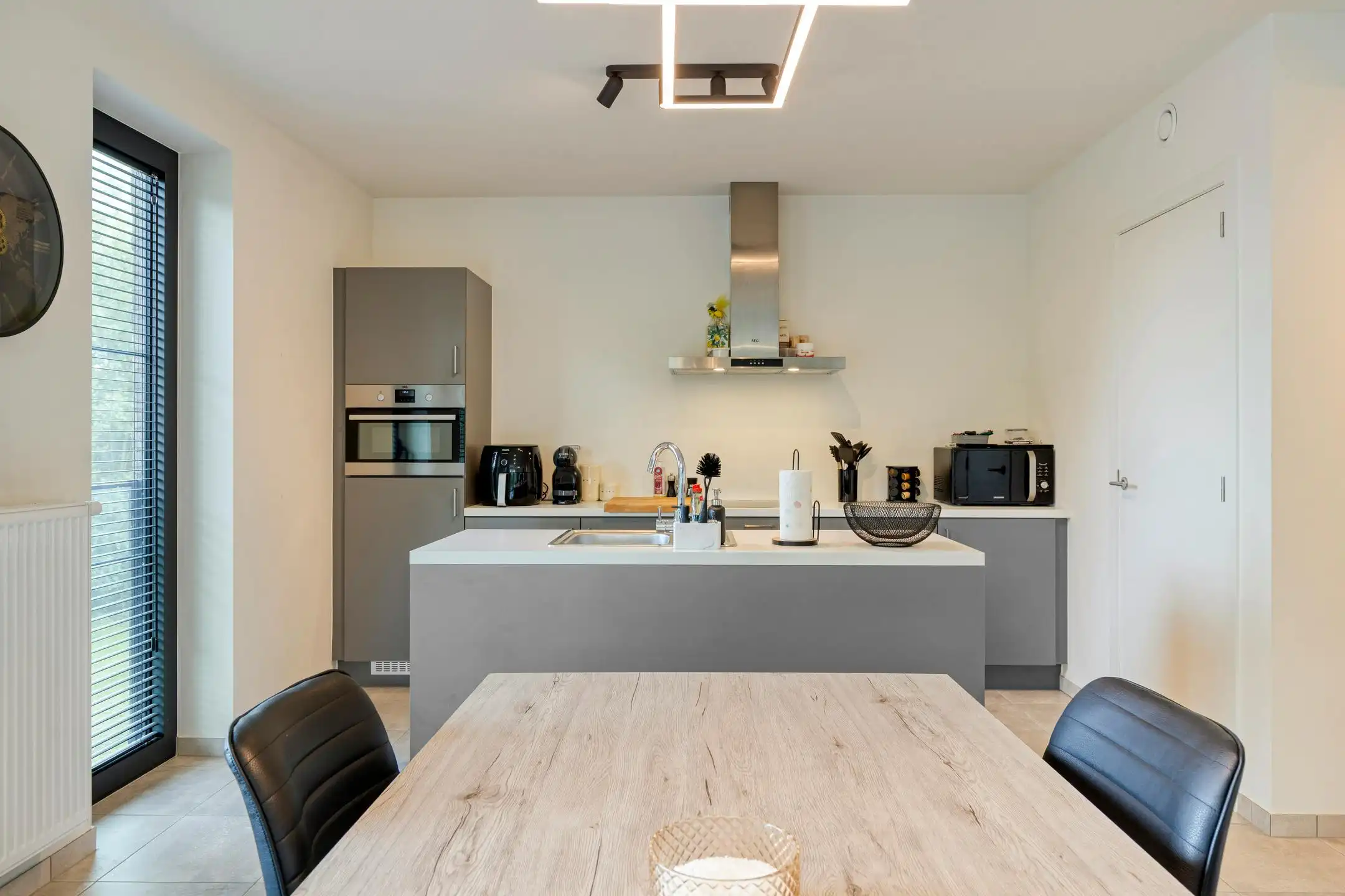 Appartement te koop omgeven door groen en water in Harelbeke foto 4