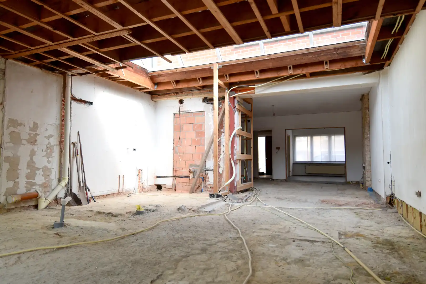 Te renoveren gezinswoning met 3 slaapkamers in een toffe buurt te Roeselare foto 6