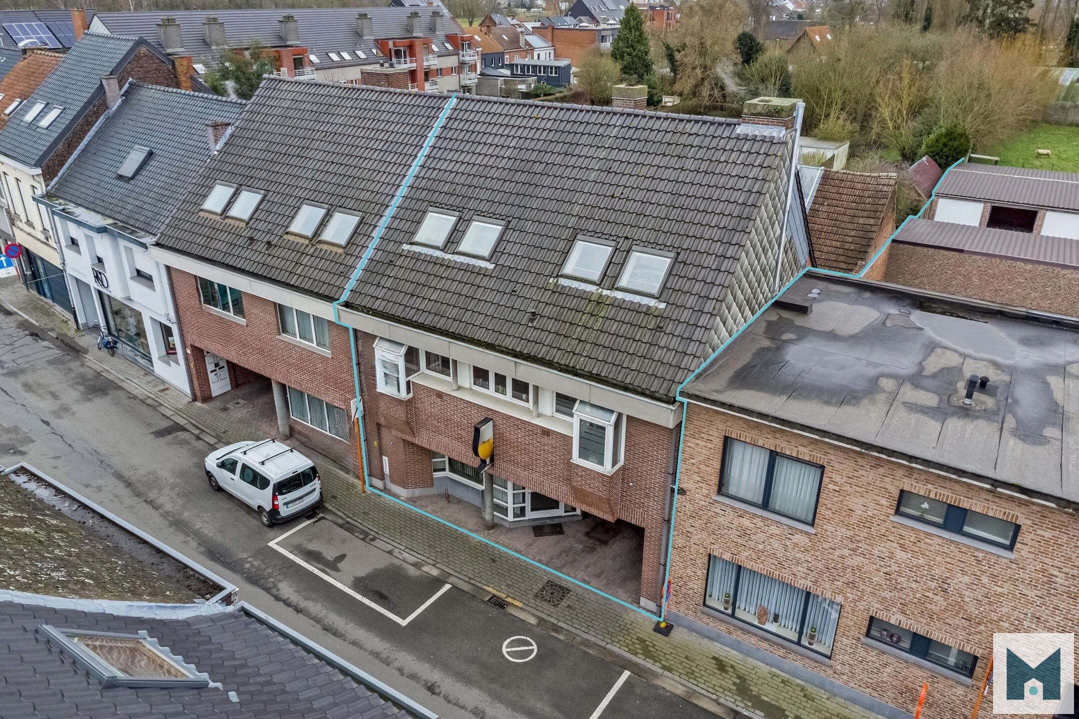 Bel-etage met 5 slaapkamers + handelsruimte en bijbouw! foto 3