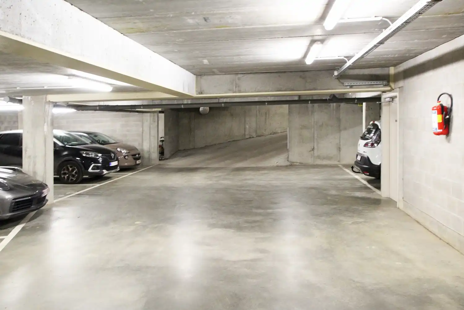 Ondergrondse autostaanplaats in Emblem foto 4