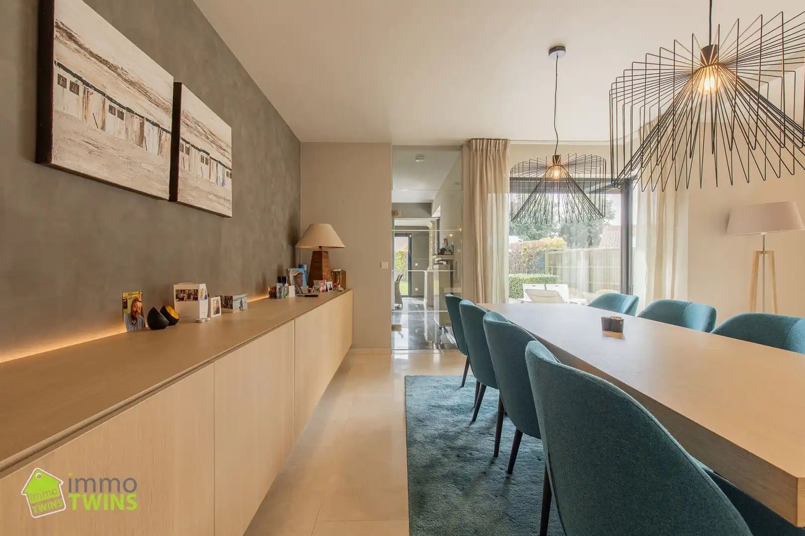 Prachtige instapklare open bebouwing te huur met afgesloten tuin en dubbele garage foto 8