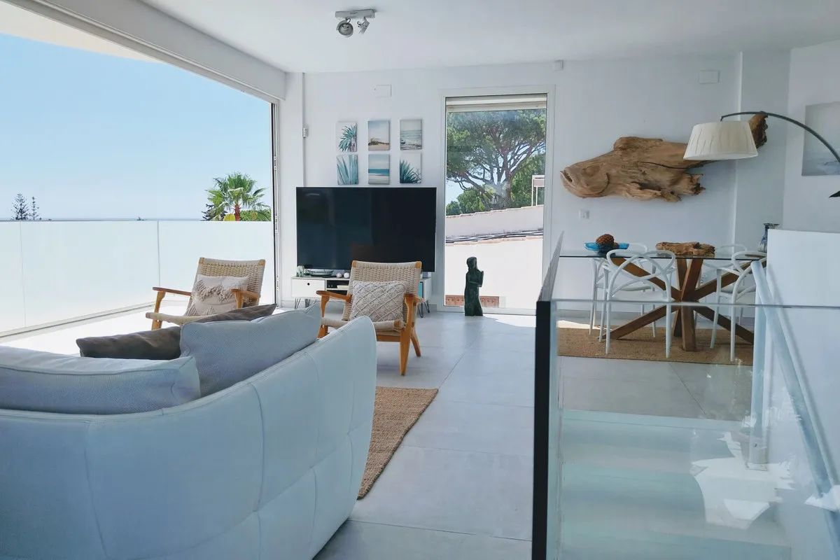 Unieke villa op wandelafstand van het strand in Marbesa: luxe wonen met uitzicht tot Gibraltar foto 6