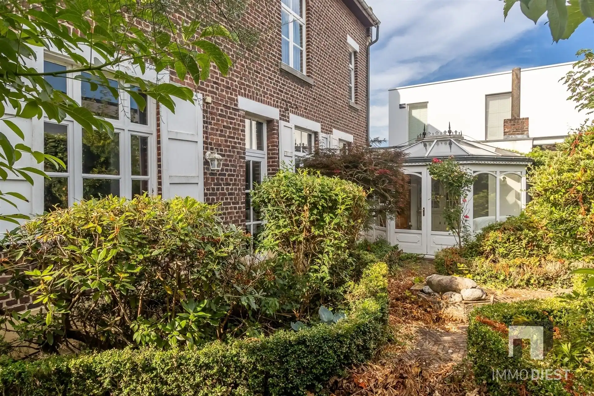 Elegante woning met vele mogelijkheden, gezellige tuin en dubbele garage foto 44