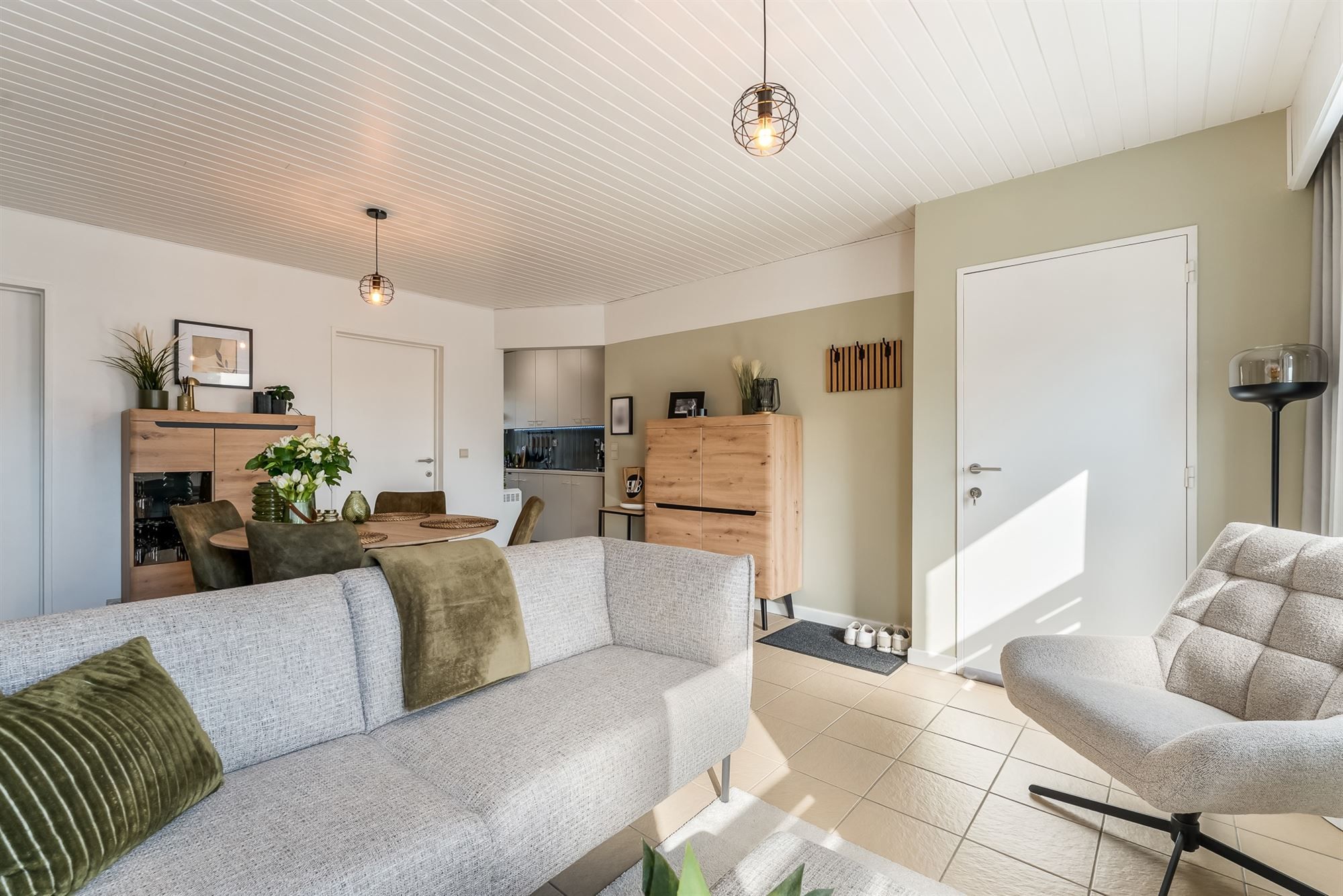 GOED GELEGEN OPBRENGSTEIGENDOM MET 2 APPARTEMENTEN foto 5