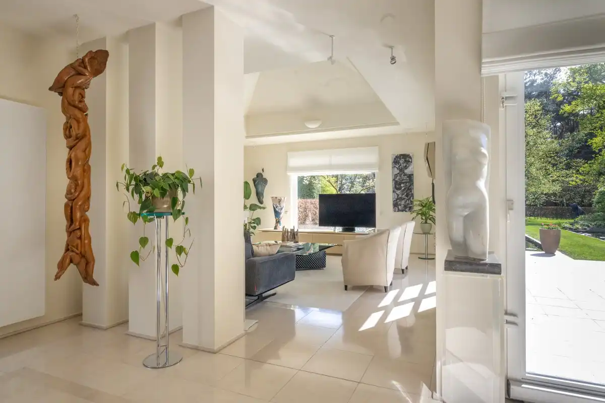 Architecturale villa op 3451 m² met 5 slaapkamers omgeven door natuur. foto 11