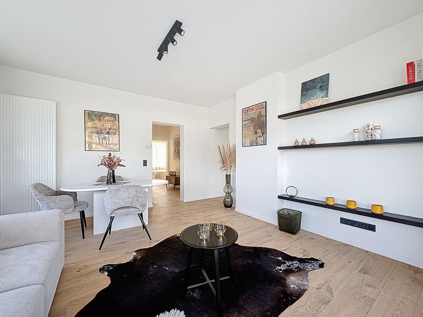 Gerenoveerd appartement nabij het strand. foto {{pictureIndex}}