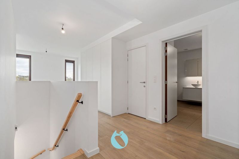Ontdek dit prachtige duplex-nieuwbouwappartement, met drie slaapkamers en twee badkamers foto 6