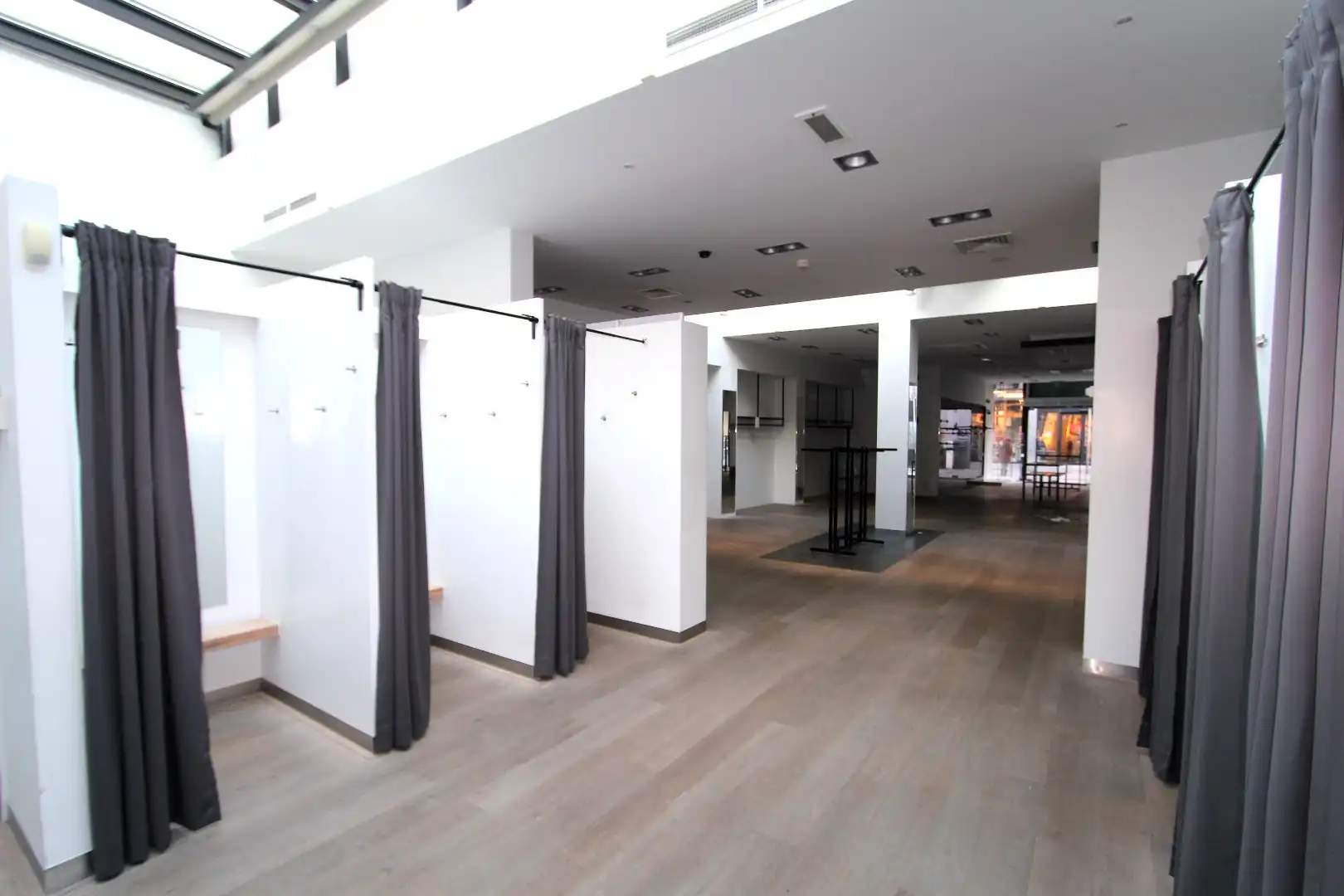 VOLLEDIG INSTAPKLAAR HANDELSPAND foto 6