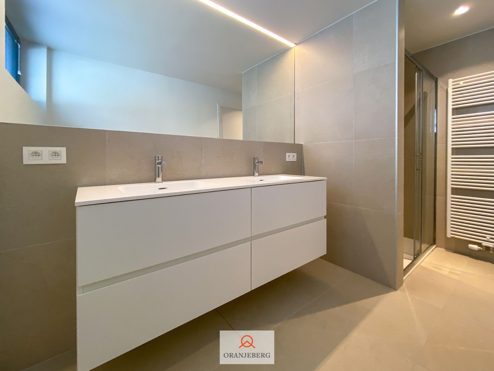 Gerenoveerd ruim duplex appartement met 2 slpk's foto 22
