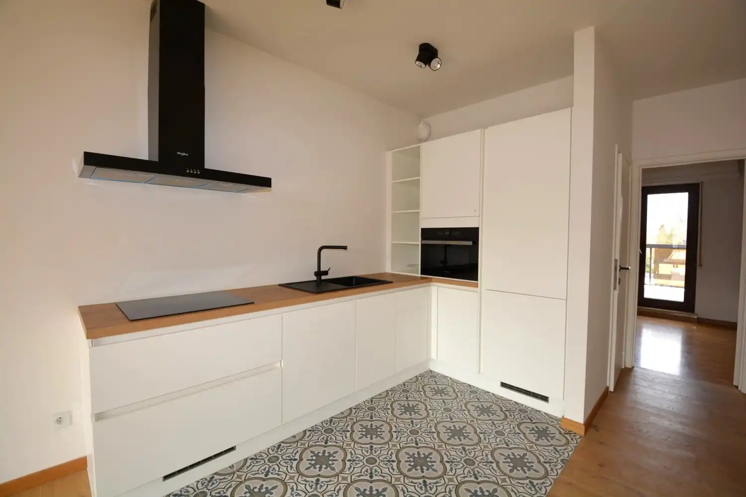 INSTAPKLAAR APPARTEMENT MET 2 SLK EN 2 RUIME TERRASSEN! foto 5