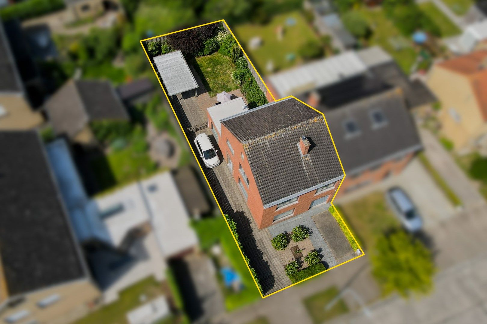 Gezinswoning met ruime tuin in residentieel St-Michiels foto 2