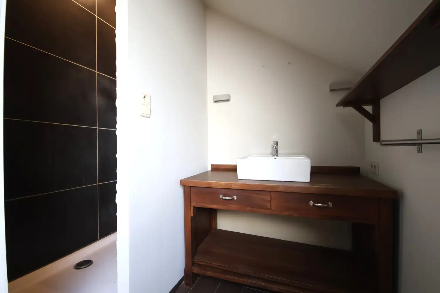 Gunstig gelegen gezinswoning met 4 slaapkamers en prachtige tuin foto 32