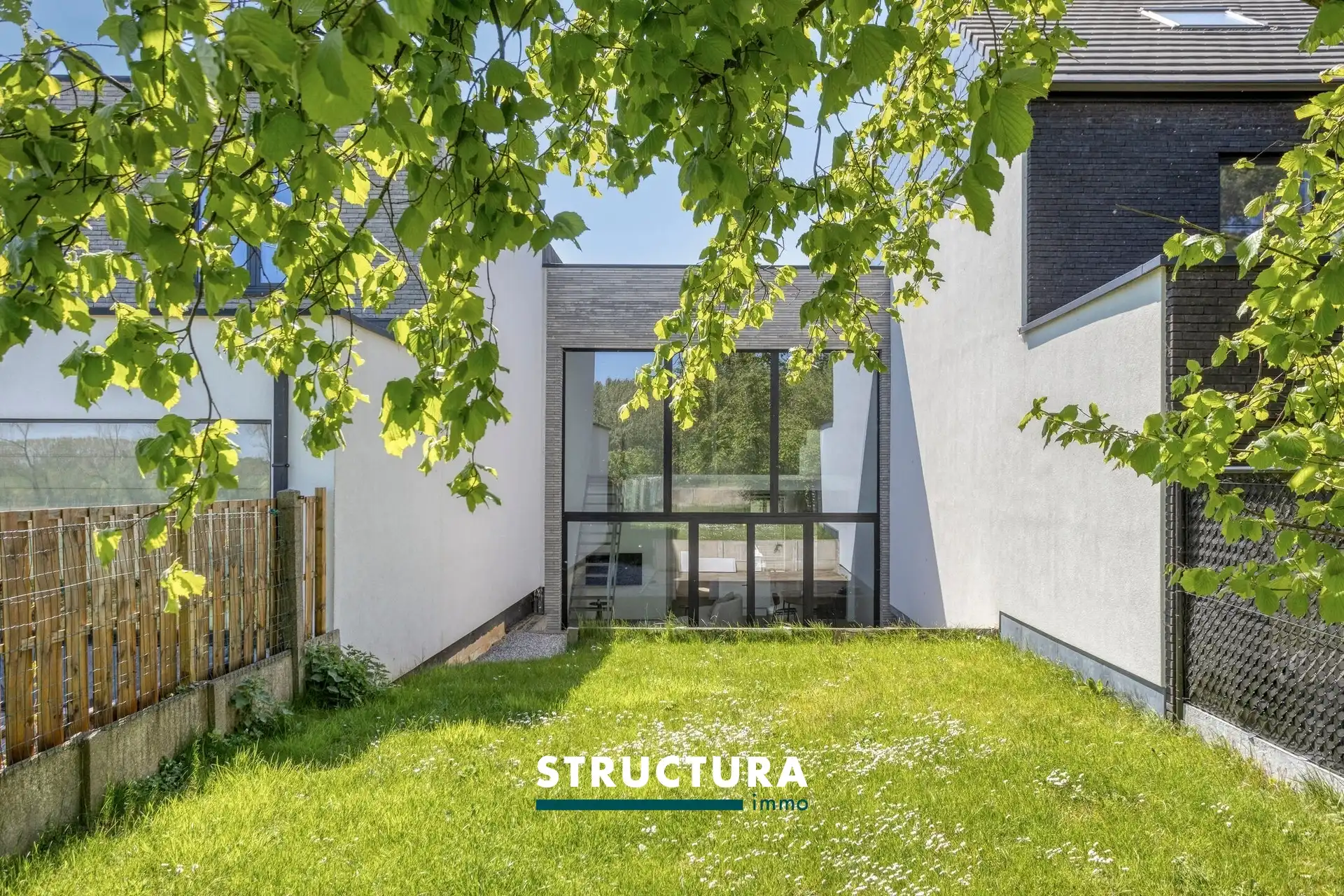 Totaal gerenoveerde woning in rustige, groene omgeving foto 18