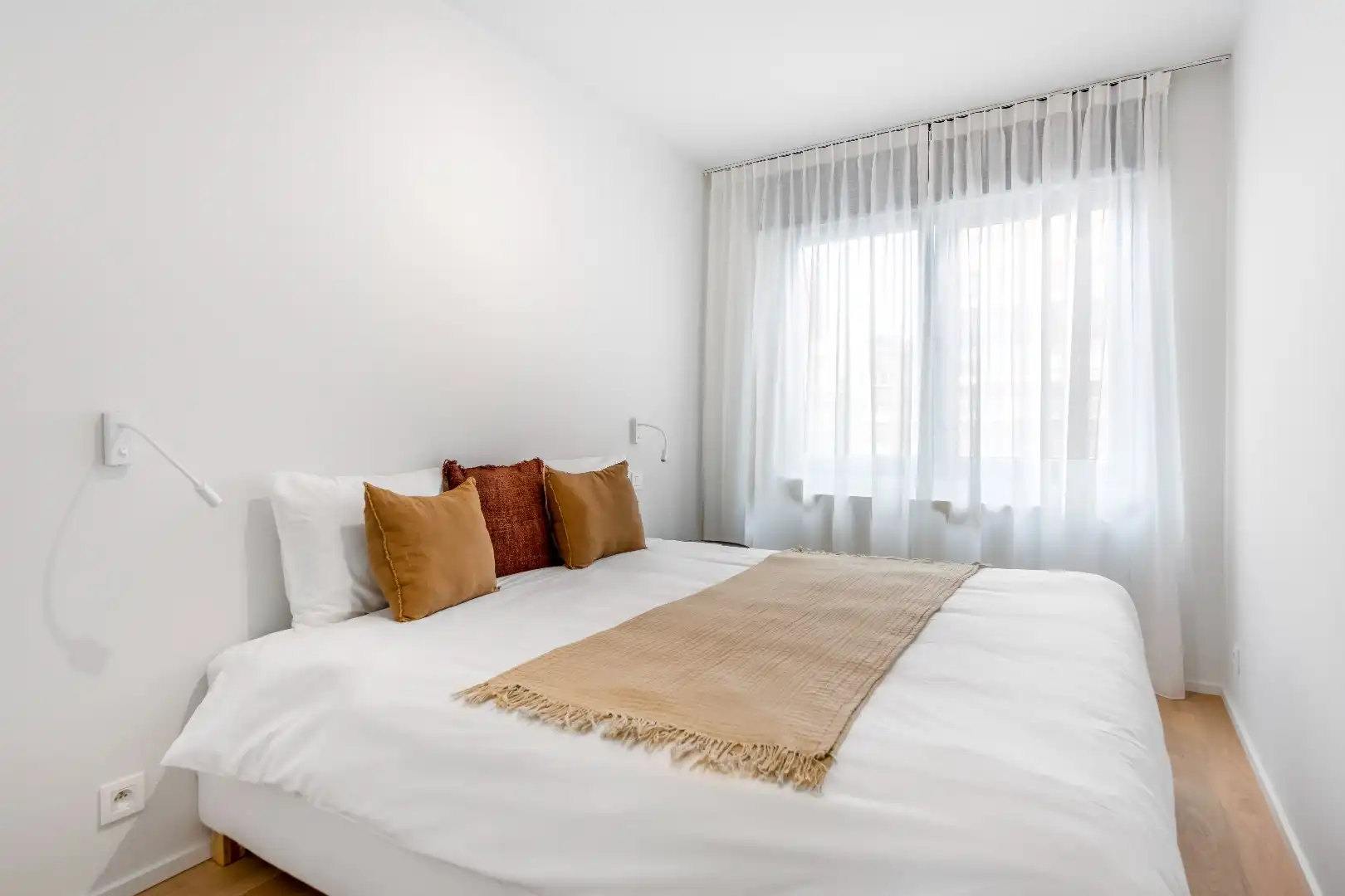 Luxueus vernieuwd appartement, gelegen in de Kustlaan, tussen het Van Bunnenplein en het Lichttorenplein. foto 18