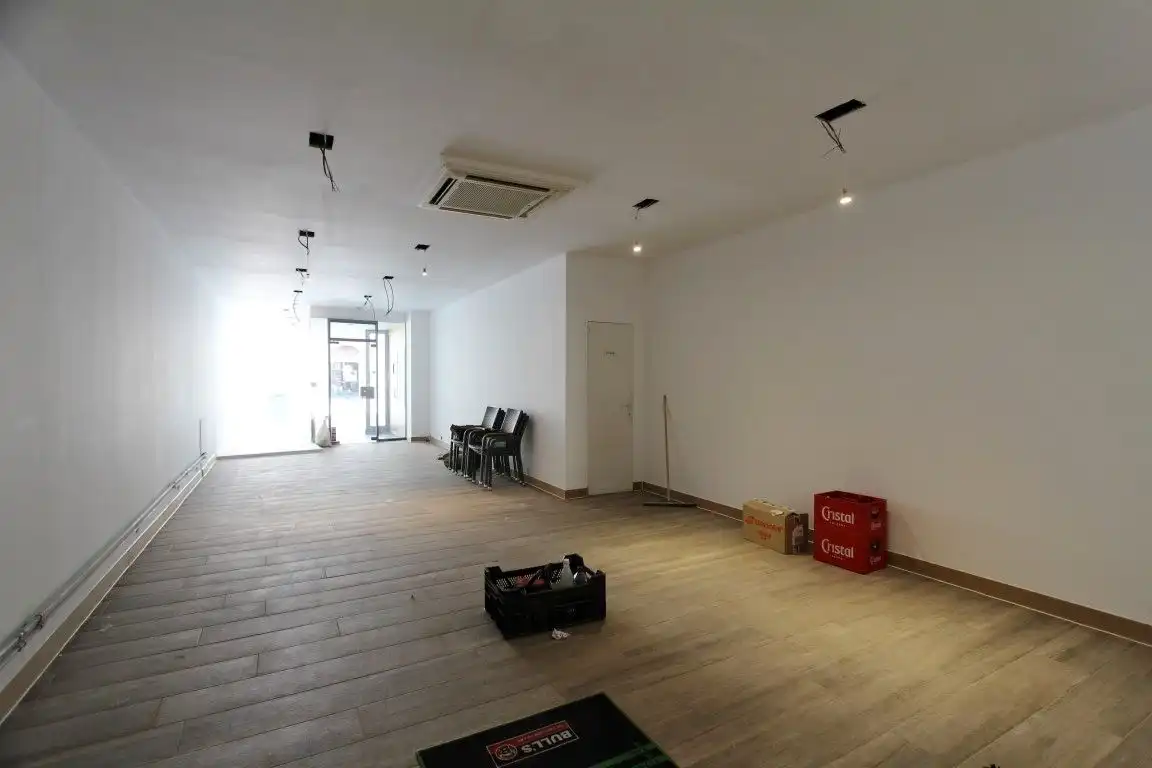 Gerenoveerd handelspand op gunstige locatie foto 4