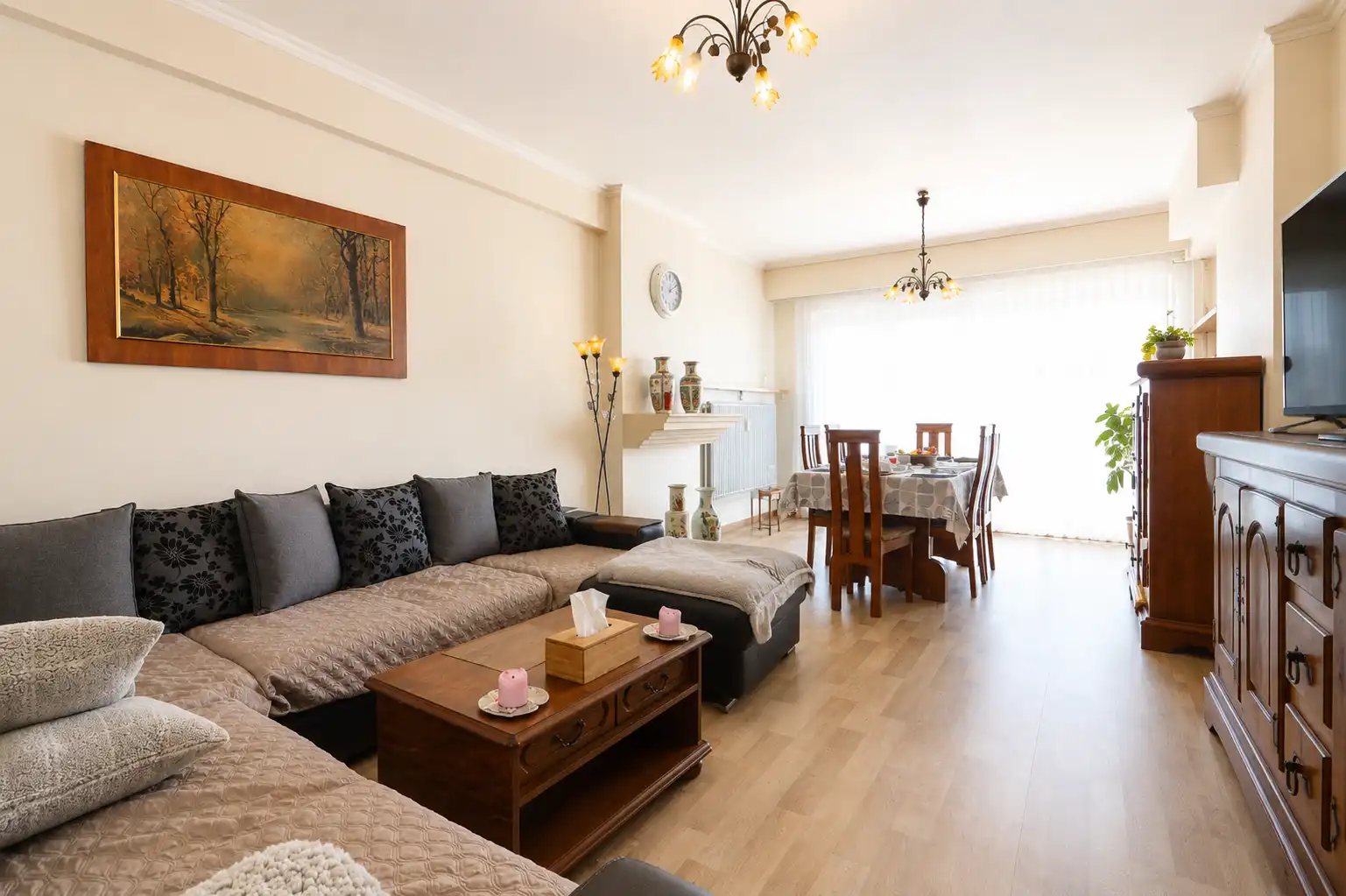 Ruim appartement (95 m²) met 2 zeer grote slaapkamers en zicht op zee en Pier. foto 5
