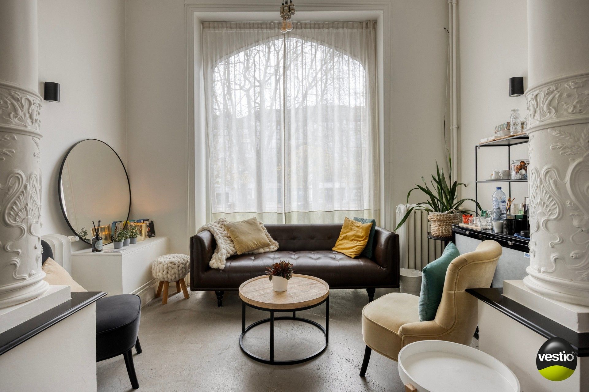 Charmante herenwoning/handelspand met potentieel aan het Leopoldplein. foto 6