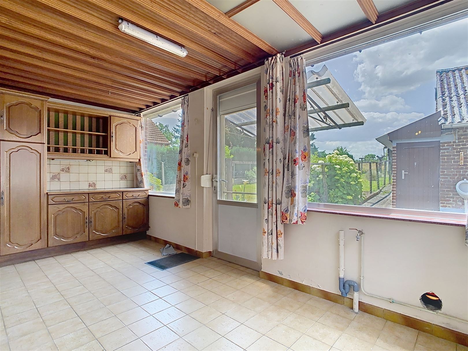 Op te frissen woning, 4 slpks, tuin, garage, 10 are foto 21