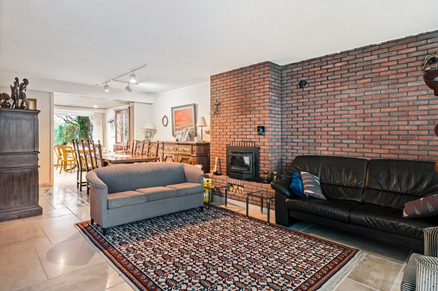 Ruime halfopen bebouwing met garages op uitstekende ligging foto 2