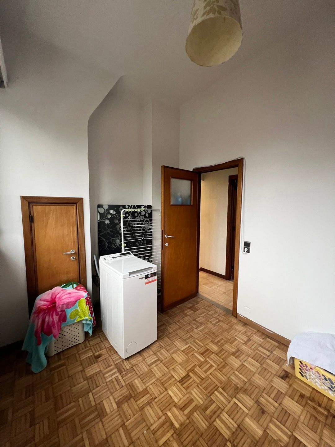 Ruime deels gerenoveerde villa met eclectische architectuur  foto 25