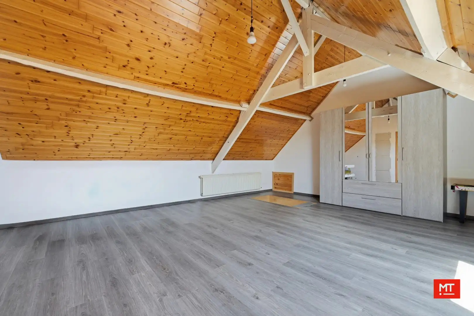 Ruime, instapklare woning met loods in het centrum van Wervik foto 27