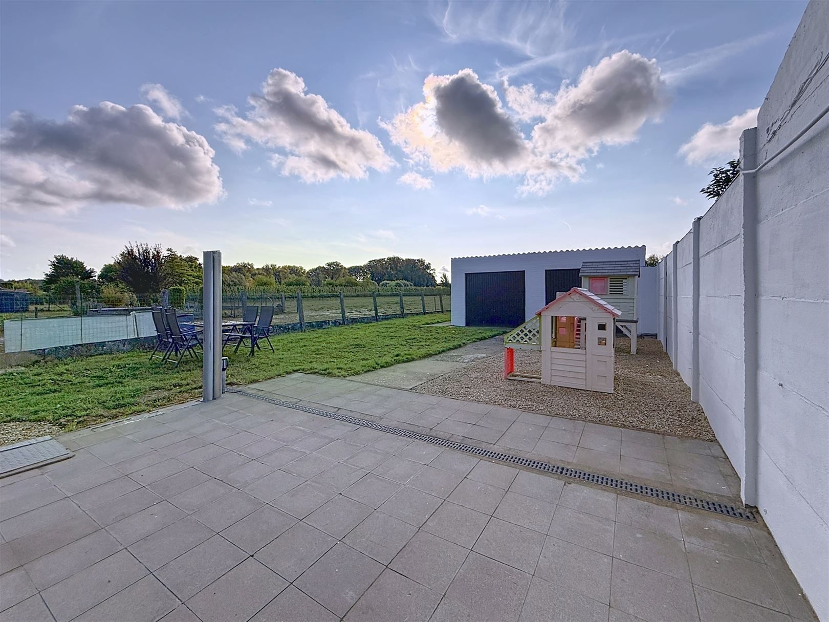 Ruime instapklare HOB, 4 slpks, garages, tuin, 16a 73ca foto 34