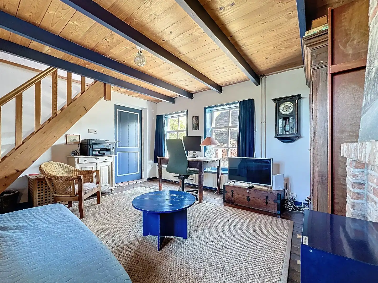 Idyllisch gelegen monumentale woning foto 8