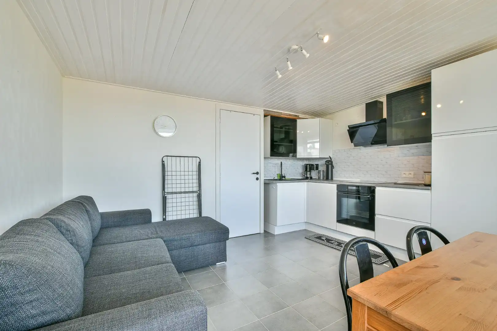 Instapklaar éénslaapkamerappartement met terras in Park Atlantis te De Haan foto 2