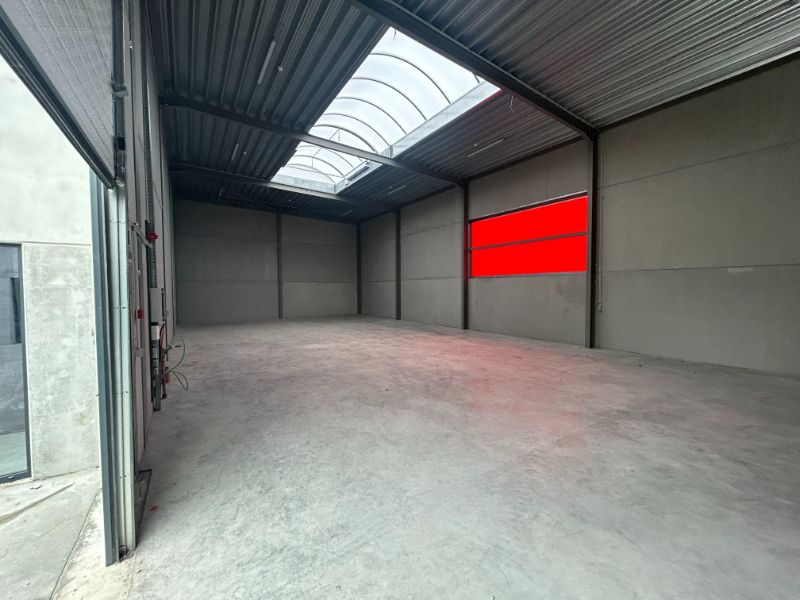 Opslagruimte / magazijnruimte van 232 m² foto {{pictureIndex}}