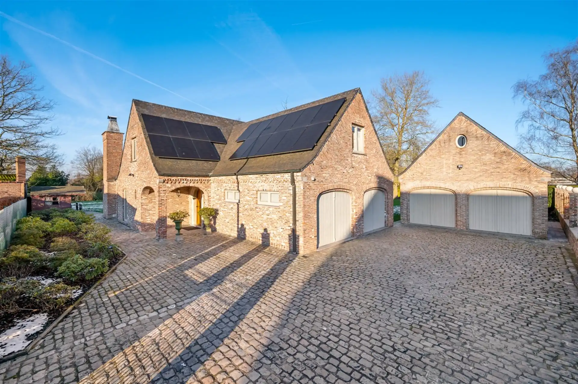 Prachtige authentieke villa te Hofstade  foto {{pictureIndex}}