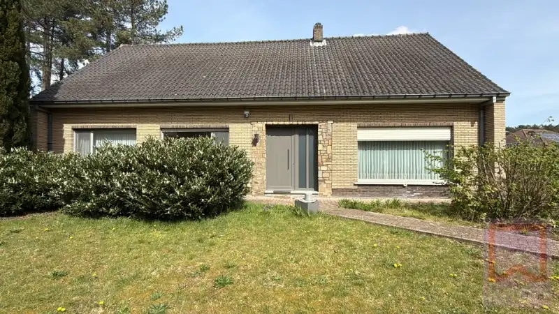 Ruime woning in groene villawijk! foto 2
