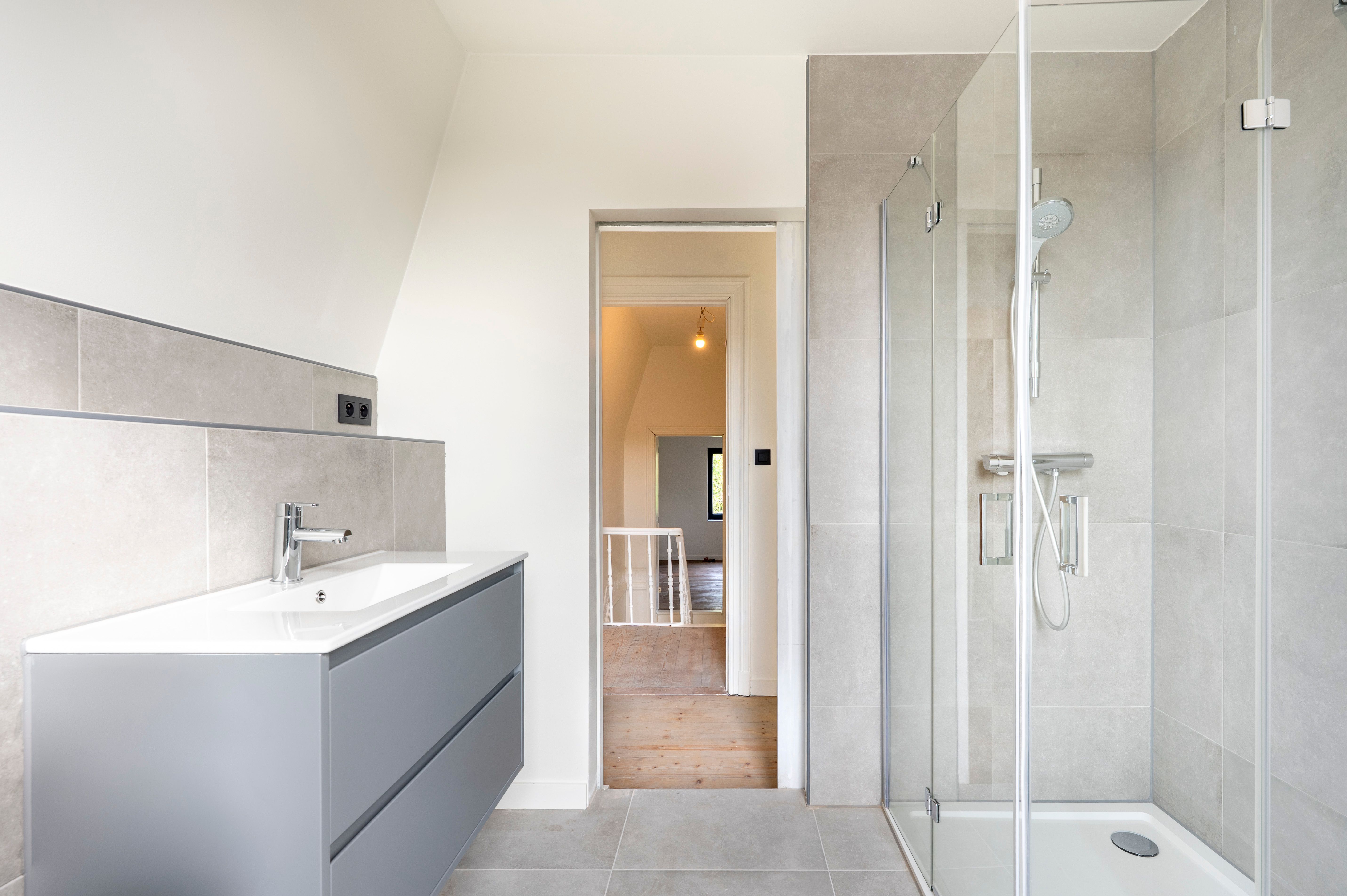 Volledig gerenoveerde gezinswoning met tuin en 3 slaapkamers in Ekeren te huur! foto 14