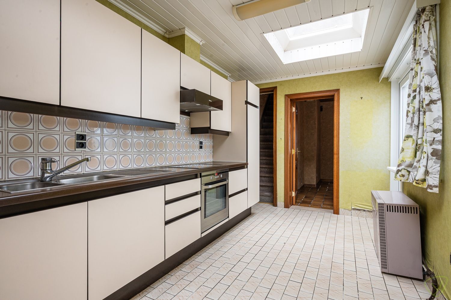 Te renoveren stadswoning met potentieel in hartje Eeklo foto 8