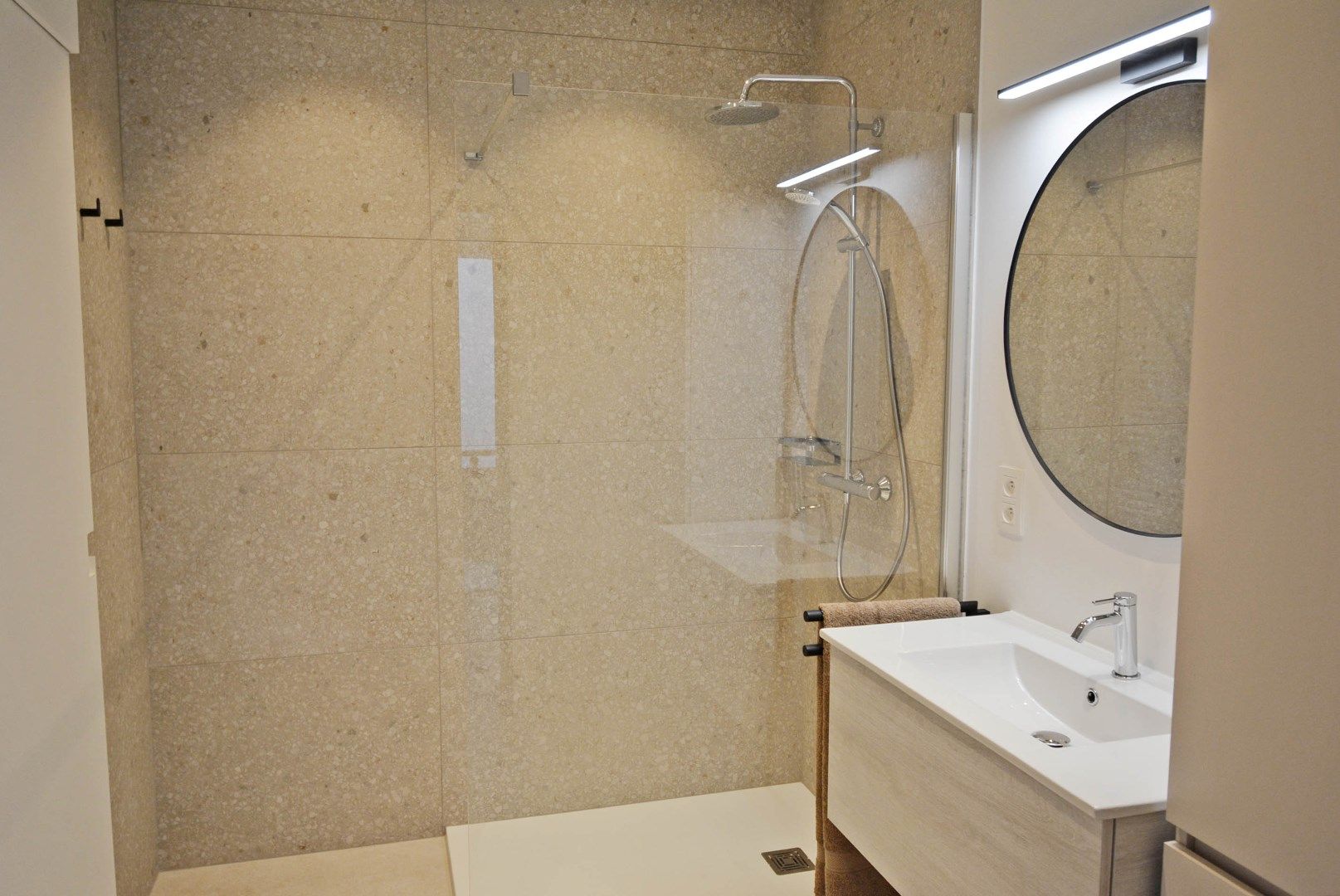 Appartement op wandelafstand van het centrum volledige gerenoveerd foto 13