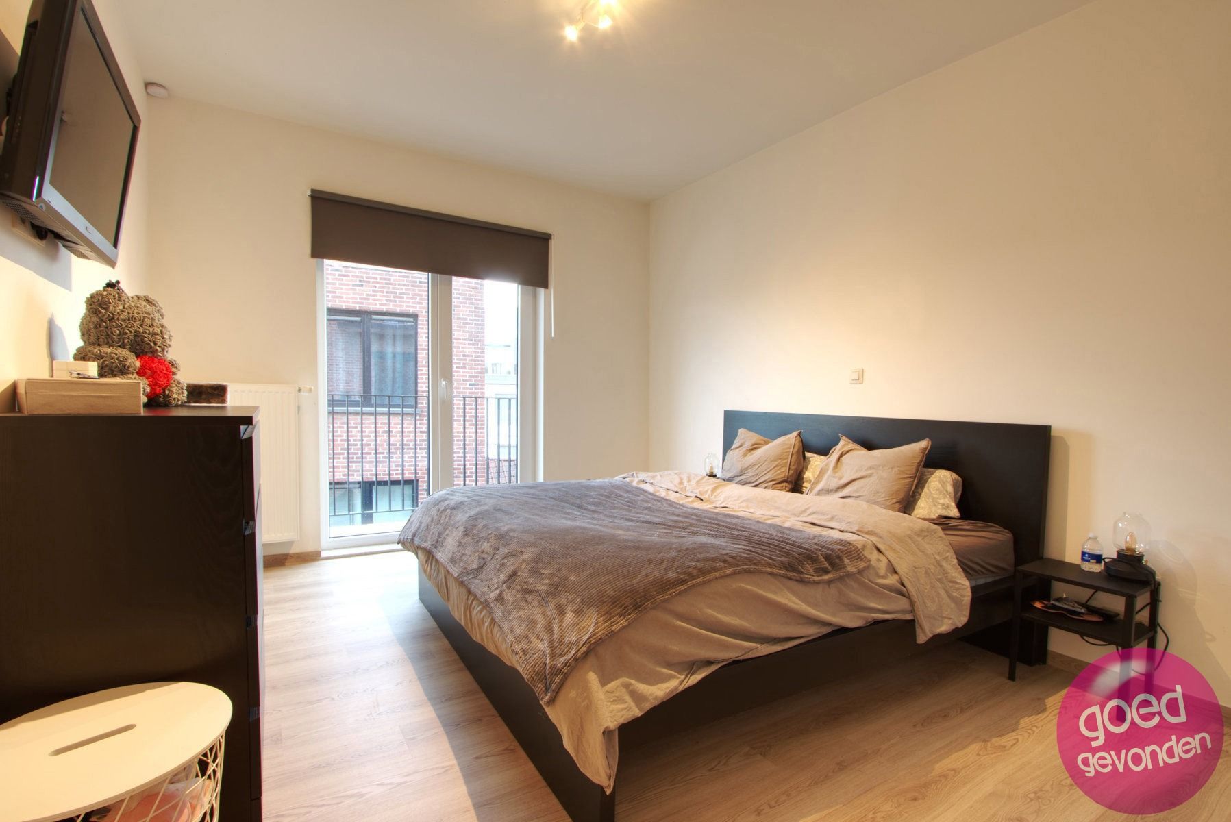 App 2 slk - lift - balkon - volledig vernieuwd - centraal foto 13