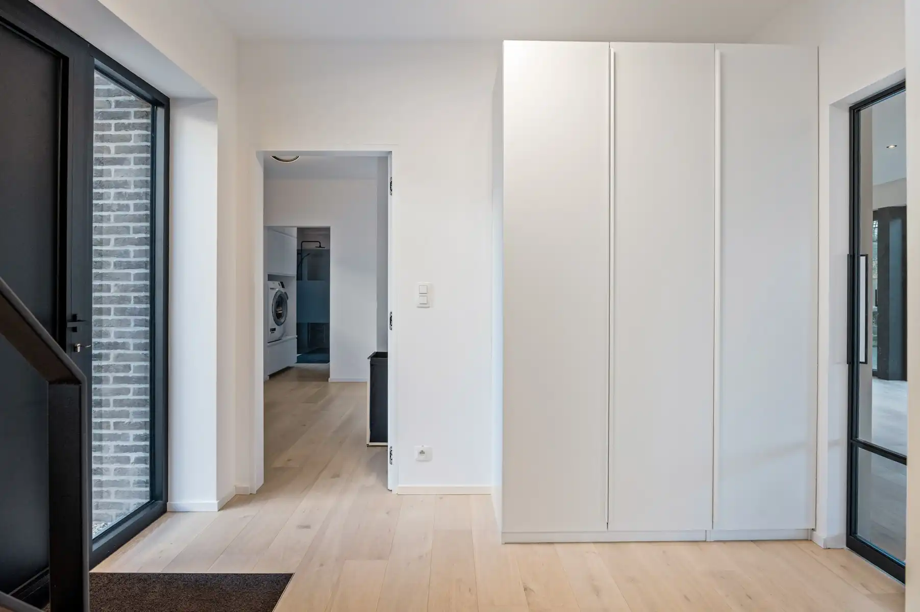 Recente villa met bijgebouw op toplocatie foto 9