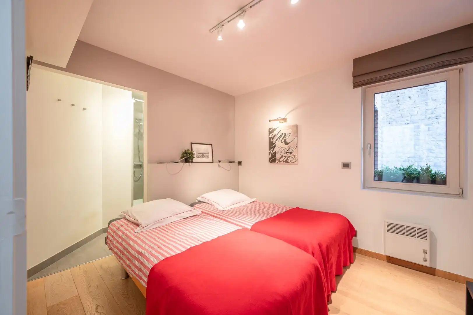 Perfect gelegen drie slaapkamer appartement met zonneterras foto 15