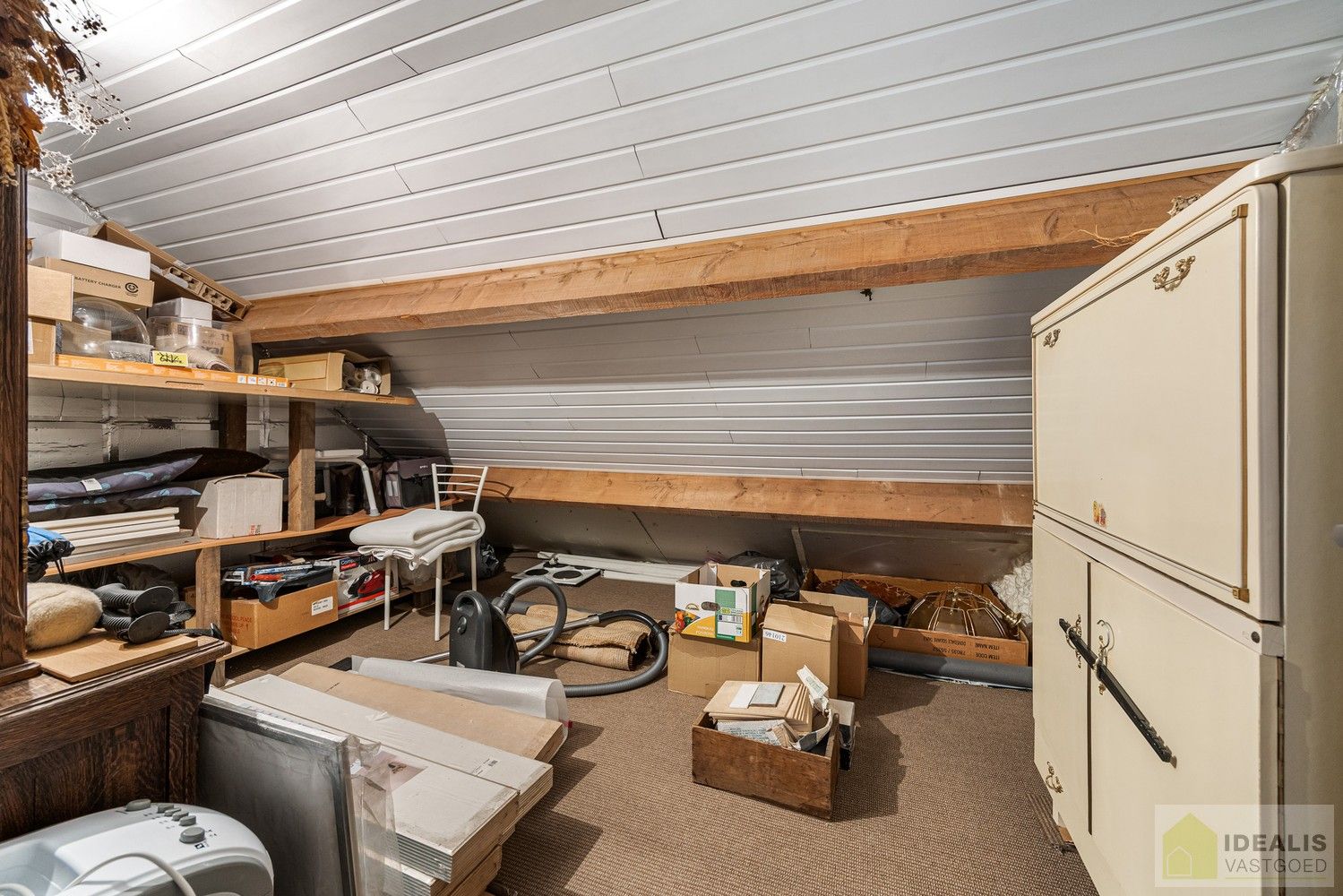 IDEALIS VASTGOED – PERFECT ONDERHOUDEN, INSTAPKLARE WONING +- 175M², MET MAAR LIEFST 4 SLAAPKAMERS, HEERLIJK LICHTRIJKE WOONKAMER EN DUBBELE GARAGE OP EEN PRACHTIG GROEN EN RUIM PERCEEL VAN 18A 43CA. foto 25