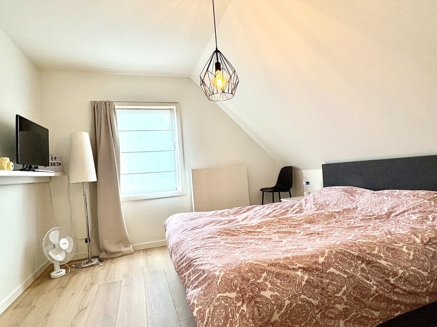 Rustig gelegen villa met 5 slks, groene verzichten en mogelijkheid tot gelijkvloers wonen. foto 13