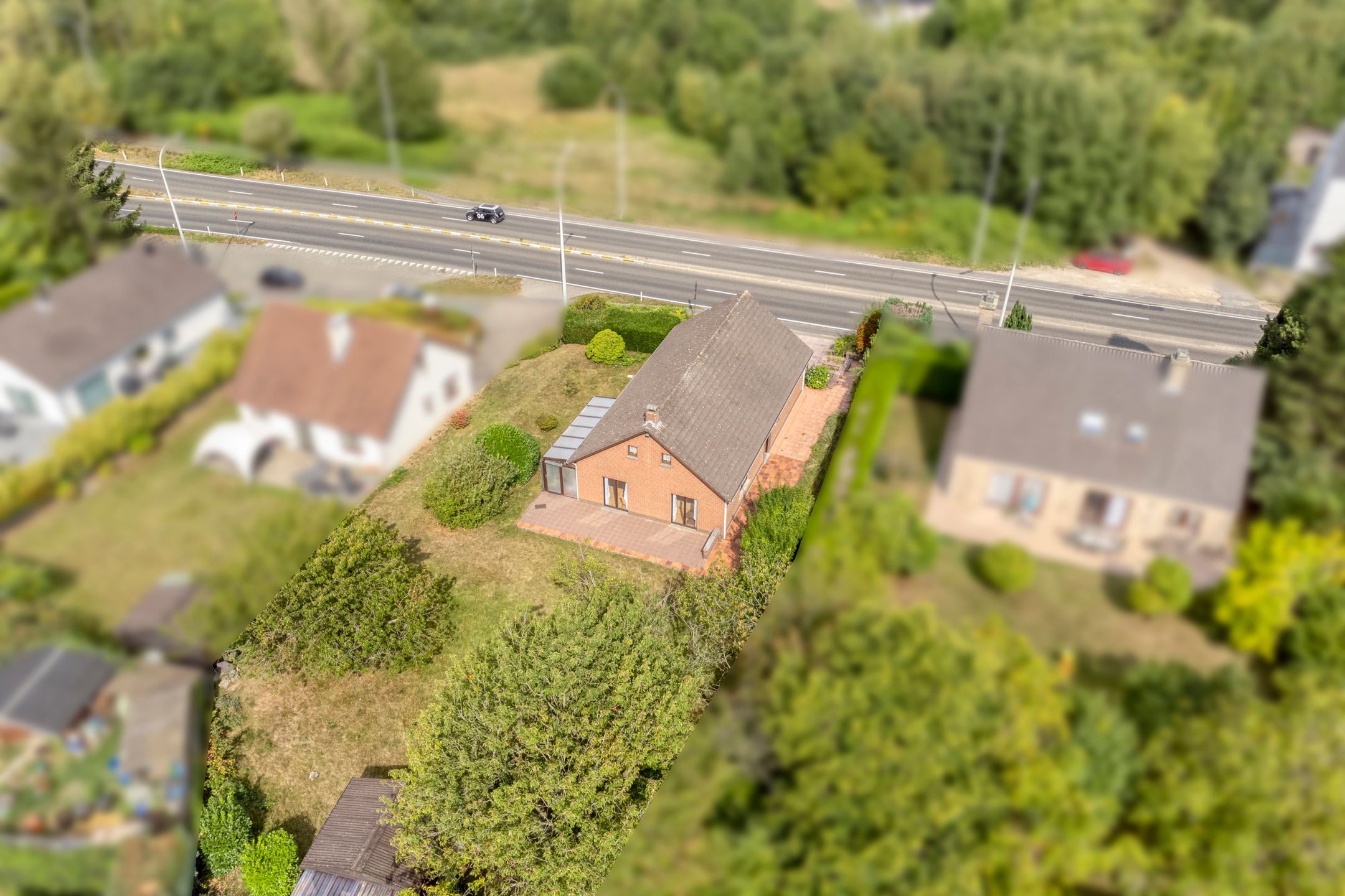 Unieke 4-gevelwoning type bungalow te Dilbeek! foto 3