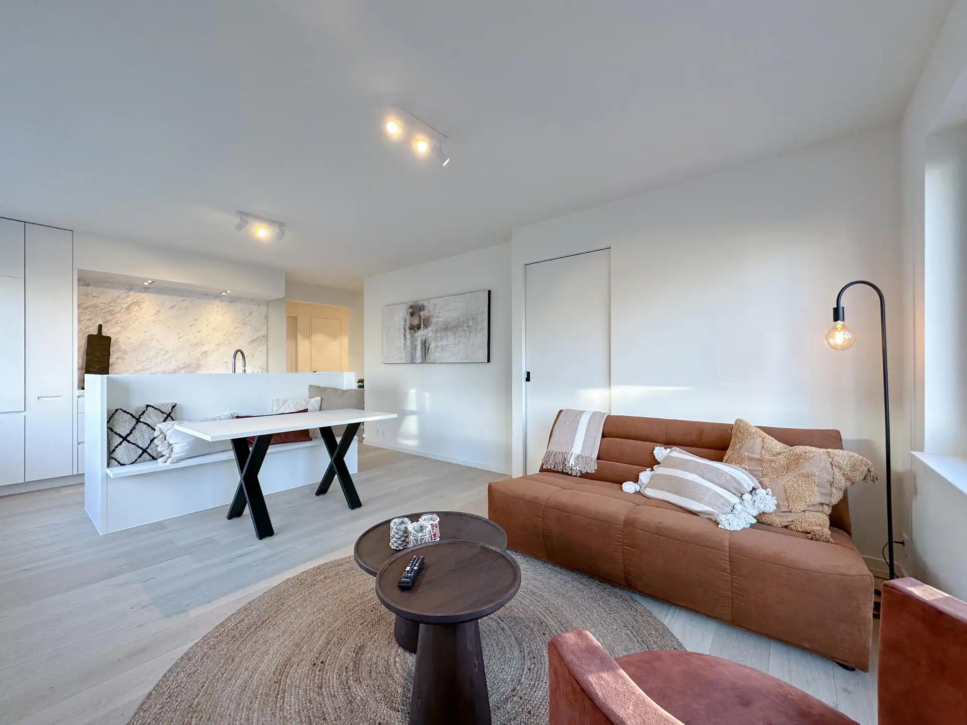 Lichtrijk HOEKAPPARTEMENT nabij de Lippenslaan! foto 2