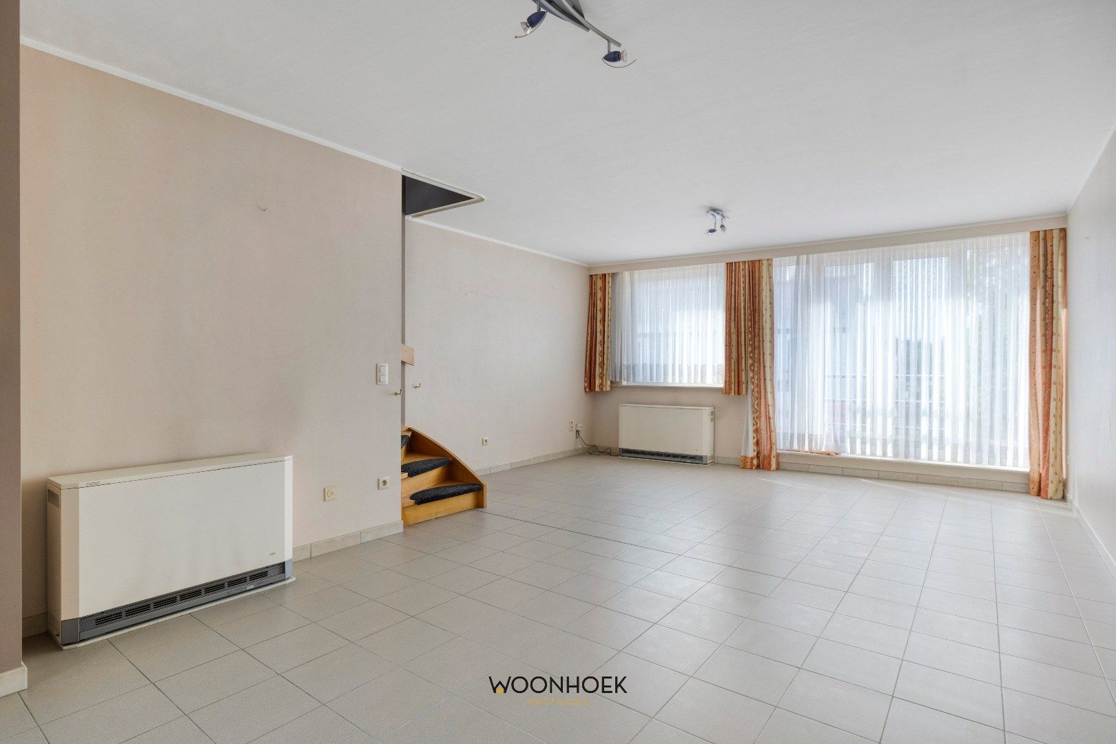 Ruime woning met 4 slpk en grote tuin in Zeveneken centrum! foto 7