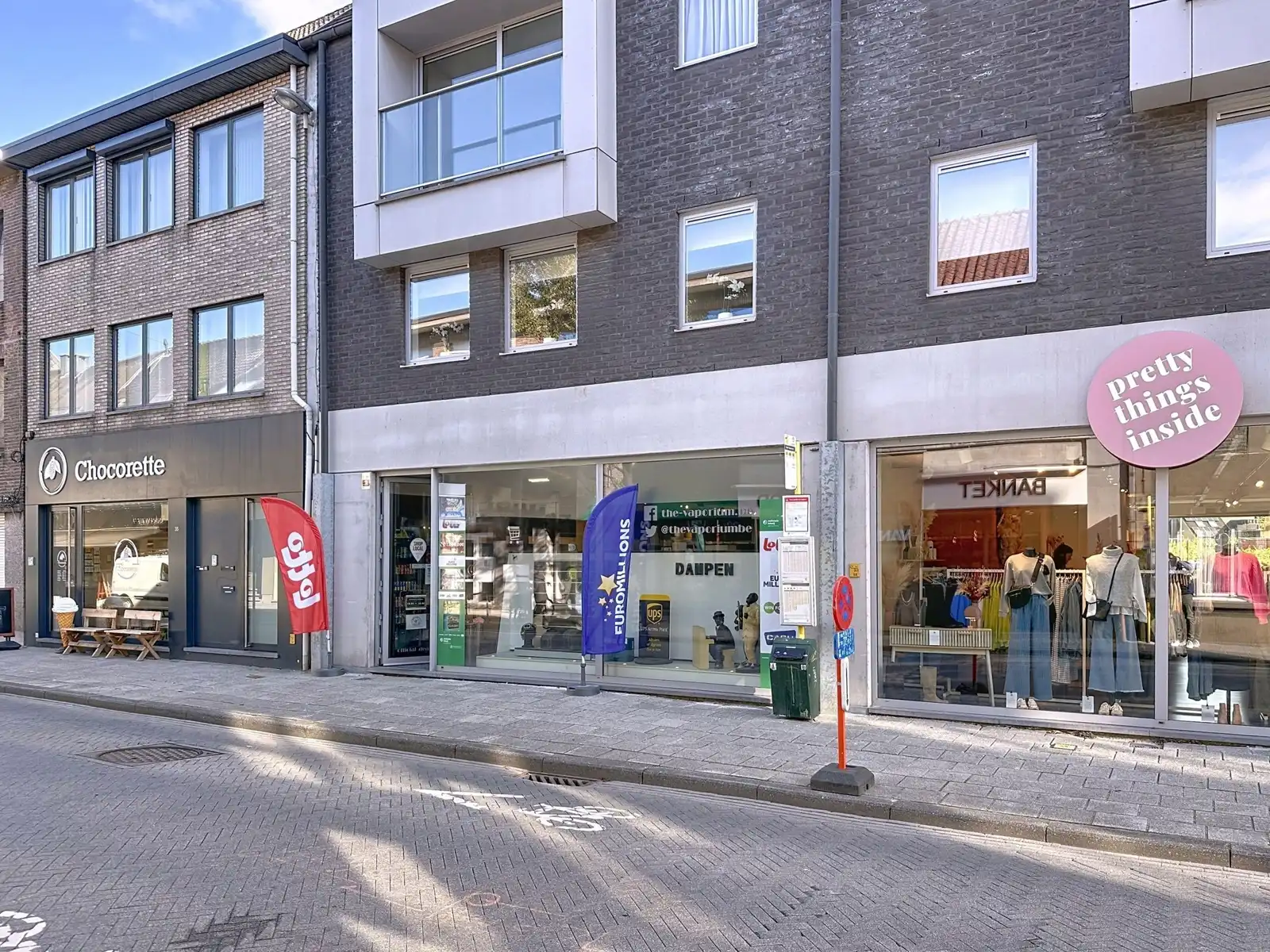 Handelsruimte te koop in centrum Aartselaar – met ruime vitrine en A-label EPC foto 3