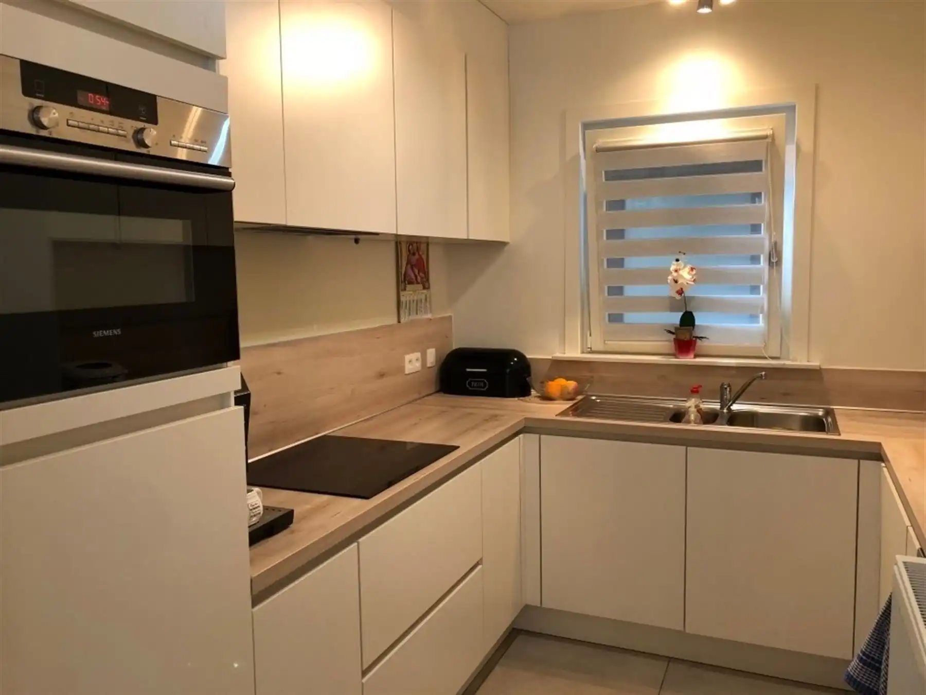 Prachtige, recente stadswoning gelegen in het hartje van Ronse foto 3